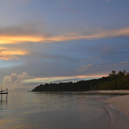 Driftwood Hostel And Bungalows เกาะรงสำลน ภายนอก รูปภาพ