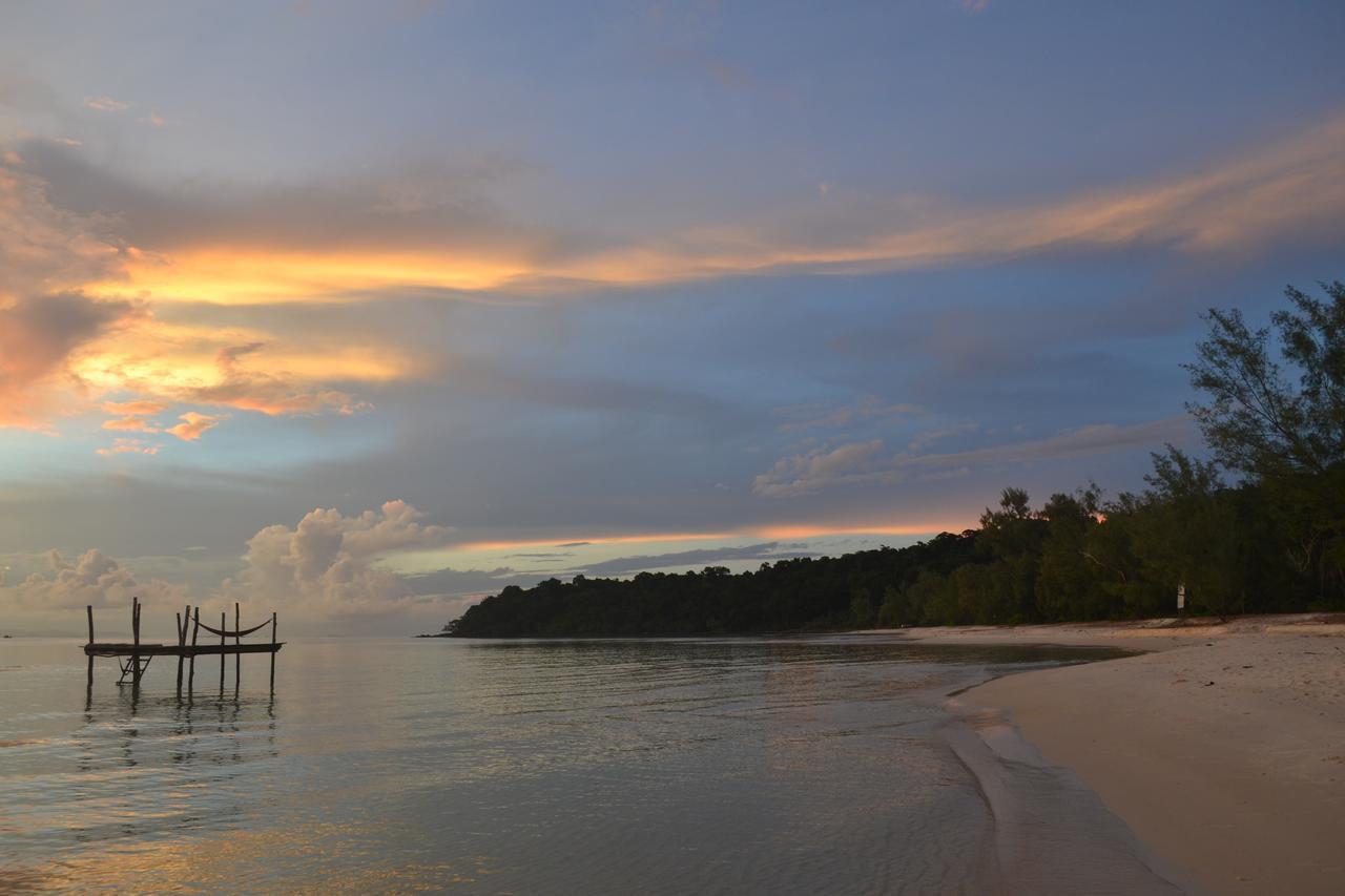 Driftwood Hostel And Bungalows เกาะรงสำลน ภายนอก รูปภาพ