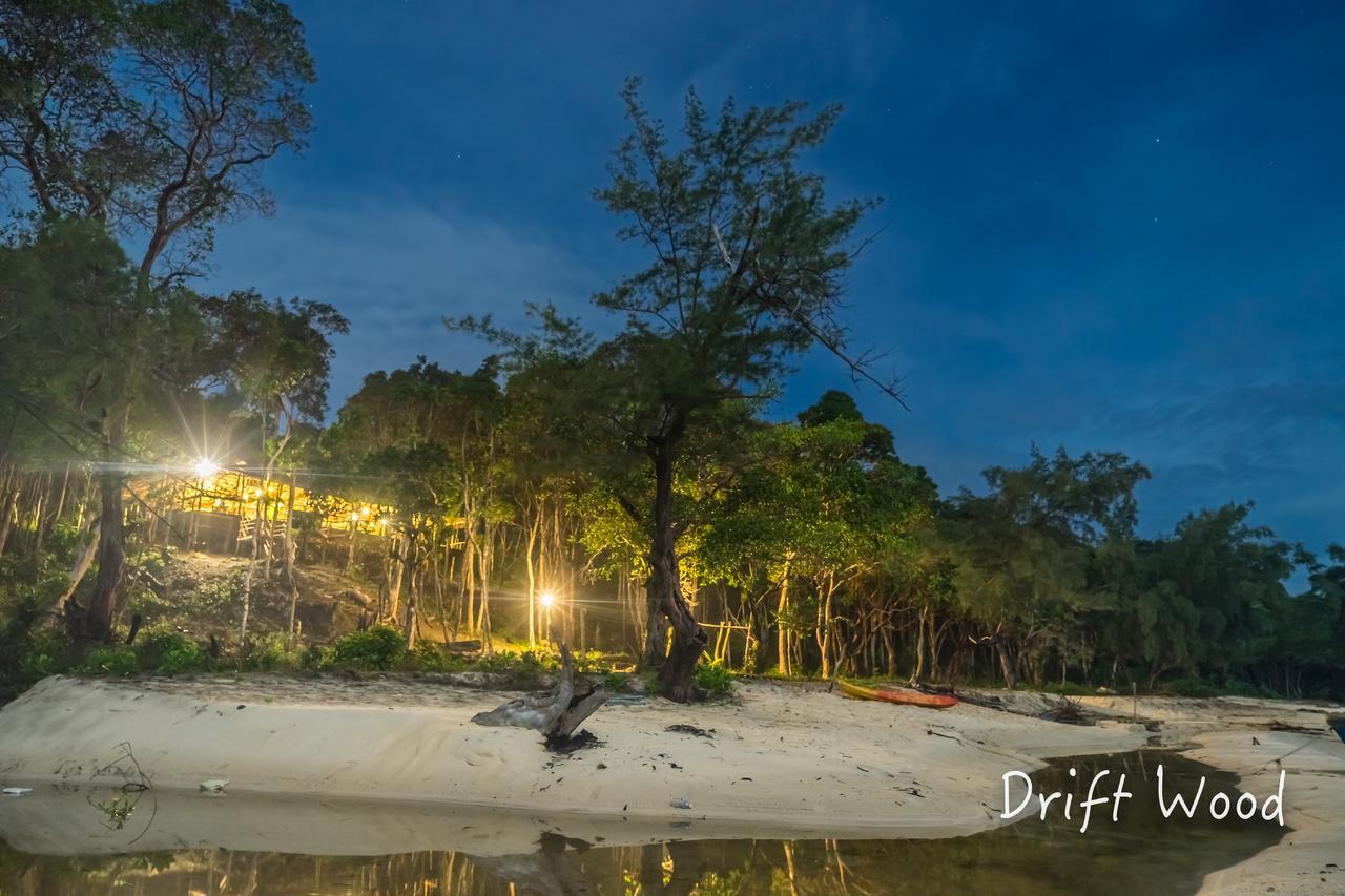 Driftwood Hostel And Bungalows เกาะรงสำลน ภายนอก รูปภาพ