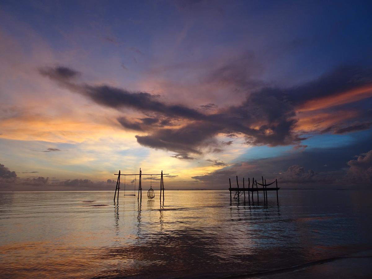 Driftwood Hostel And Bungalows เกาะรงสำลน ภายนอก รูปภาพ
