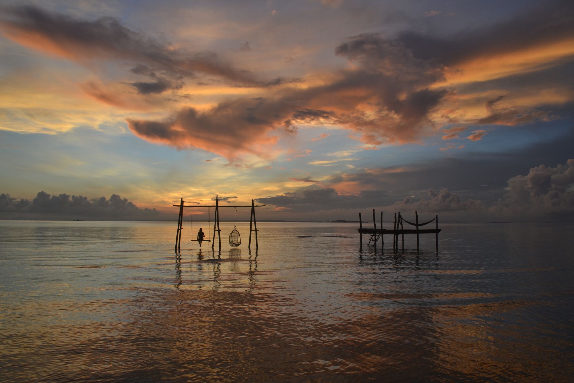 Driftwood Hostel And Bungalows เกาะรงสำลน ภายนอก รูปภาพ