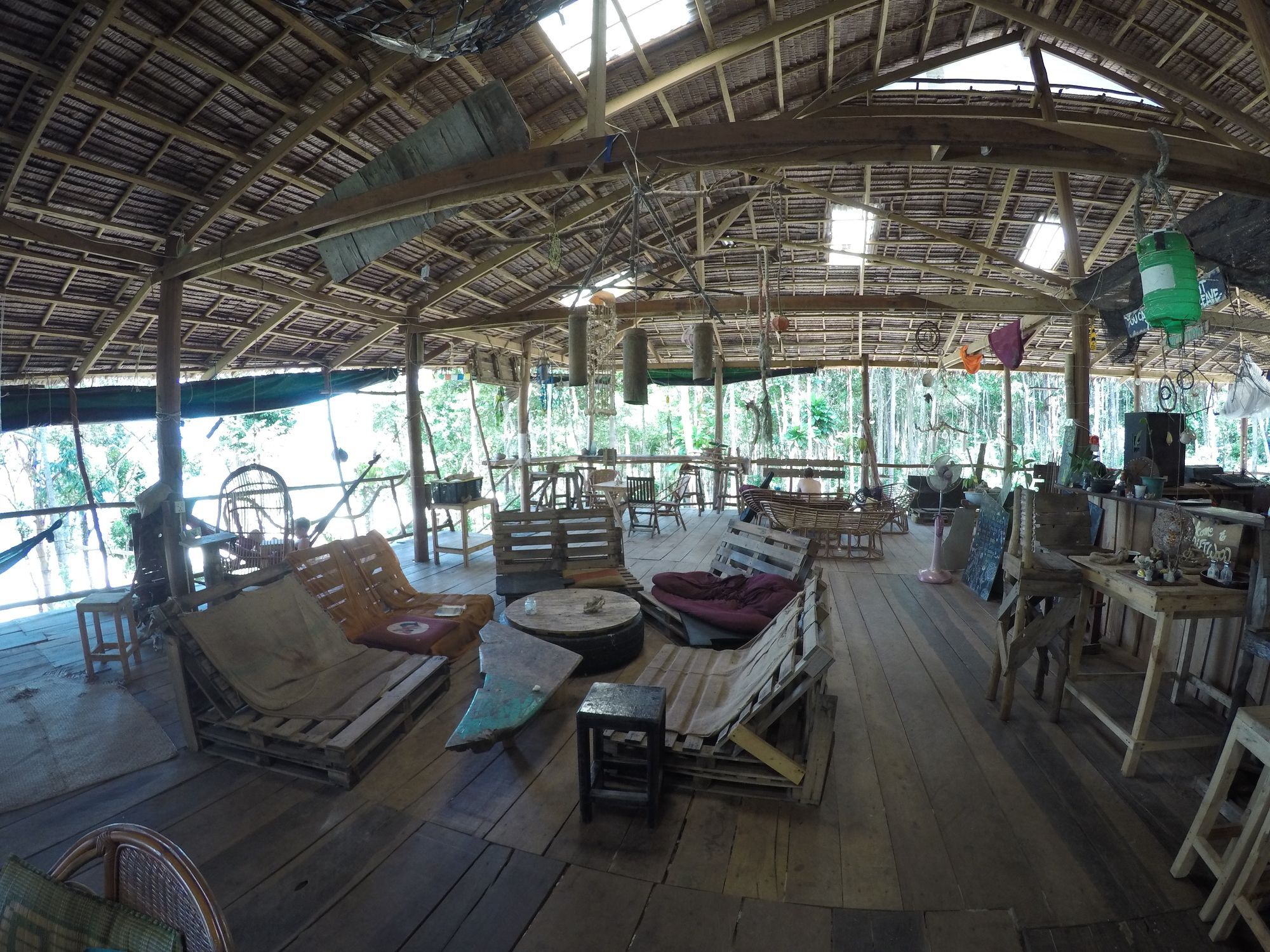 Driftwood Hostel And Bungalows เกาะรงสำลน ภายนอก รูปภาพ