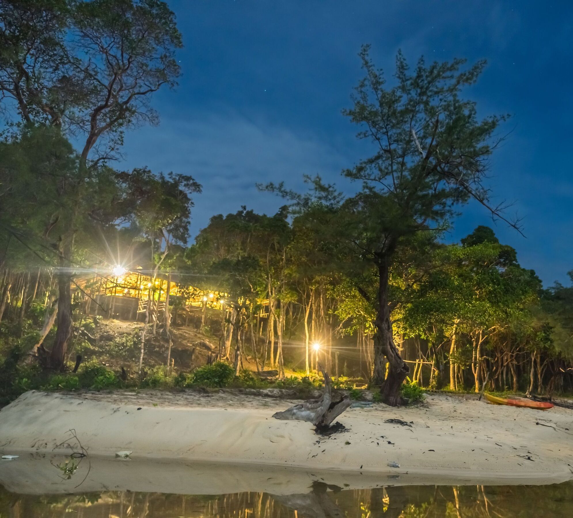 Driftwood Hostel And Bungalows เกาะรงสำลน ภายนอก รูปภาพ